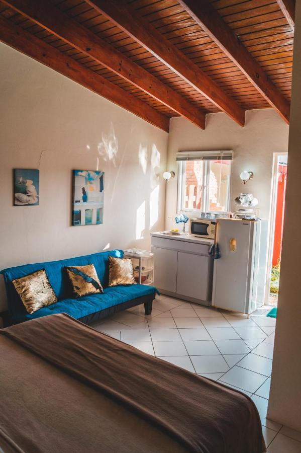 Courtesy Apartments Aruba Oranjestad Bagian luar foto