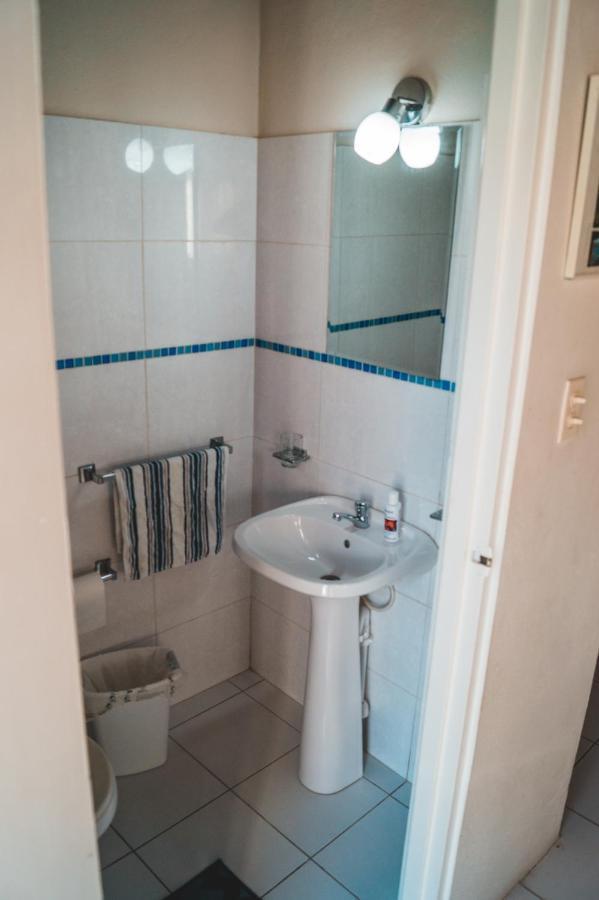 Courtesy Apartments Aruba Oranjestad Bagian luar foto