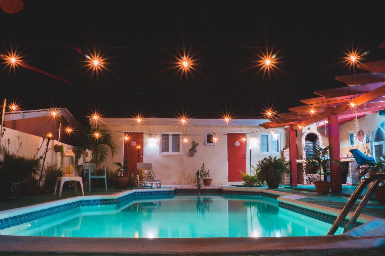 Courtesy Apartments Aruba Oranjestad Bagian luar foto